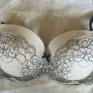 Dream Angels Rhinestone accented push up bra. White and black lace 32 DDD